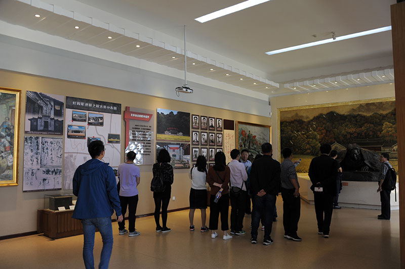 博鱼体育手机网页版登录入口党支部组织党员干部赴古田参观学习